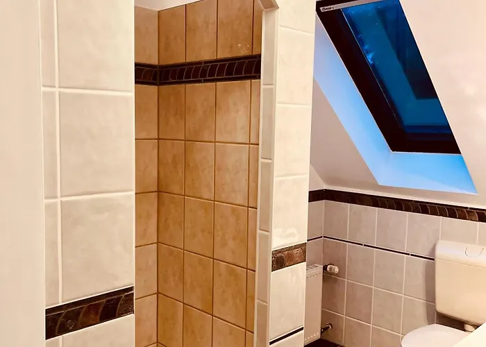 B E D&a G E D E S I G N -medium- Wunderschönes Mit Bad - Rechnungserstellung Für Geschäftsreisende&firmen